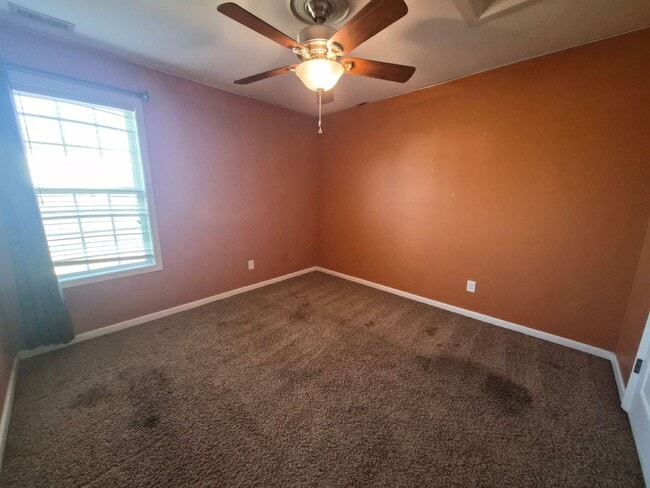 Building Photo - 103 Palin Trail