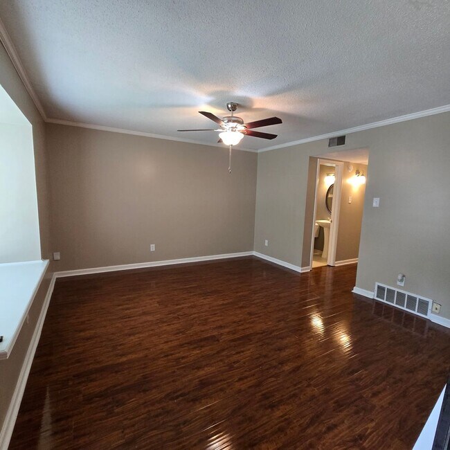 Building Photo - 2104 Harbert Ave