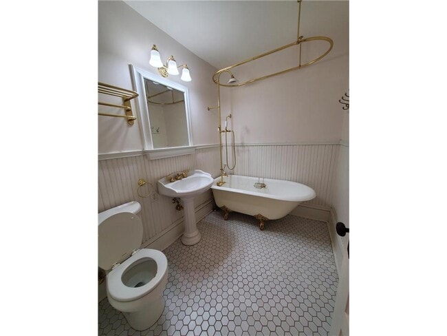 Building Photo - 1712 W 31st St