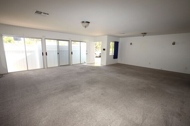 Building Photo - 1604 E Palm Ave