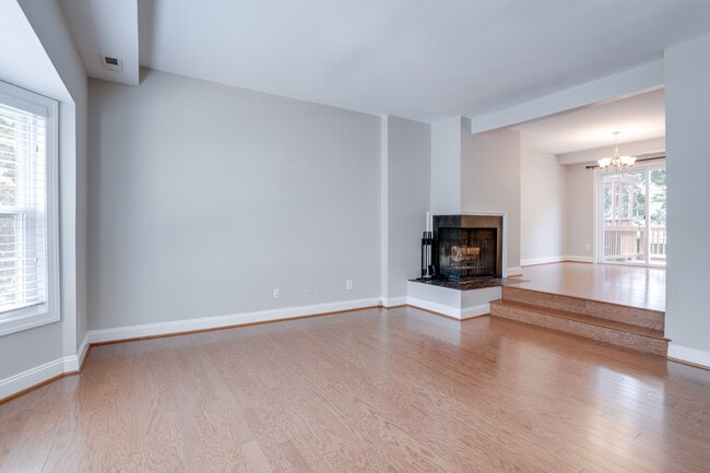 Building Photo - 5312 Anchor Ct