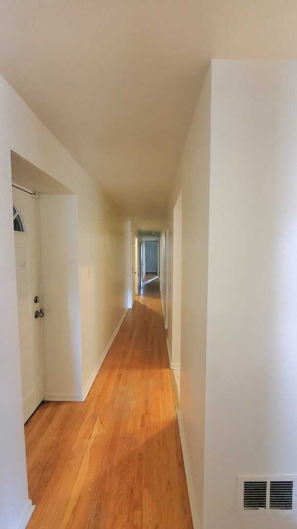 Building Photo - 4615 S Michigan Ave