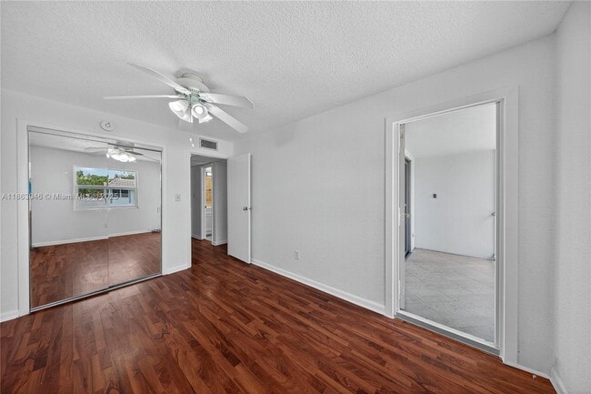 Building Photo - 301 Bonaventure Blvd