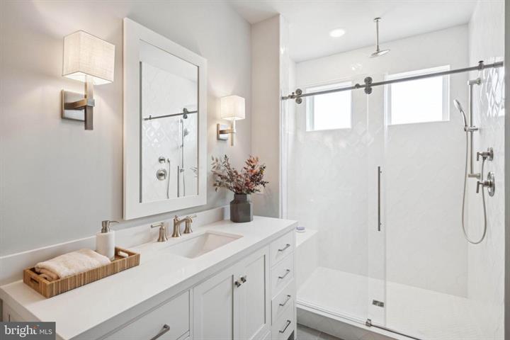 Building Photo - 14954 Deco Cir
