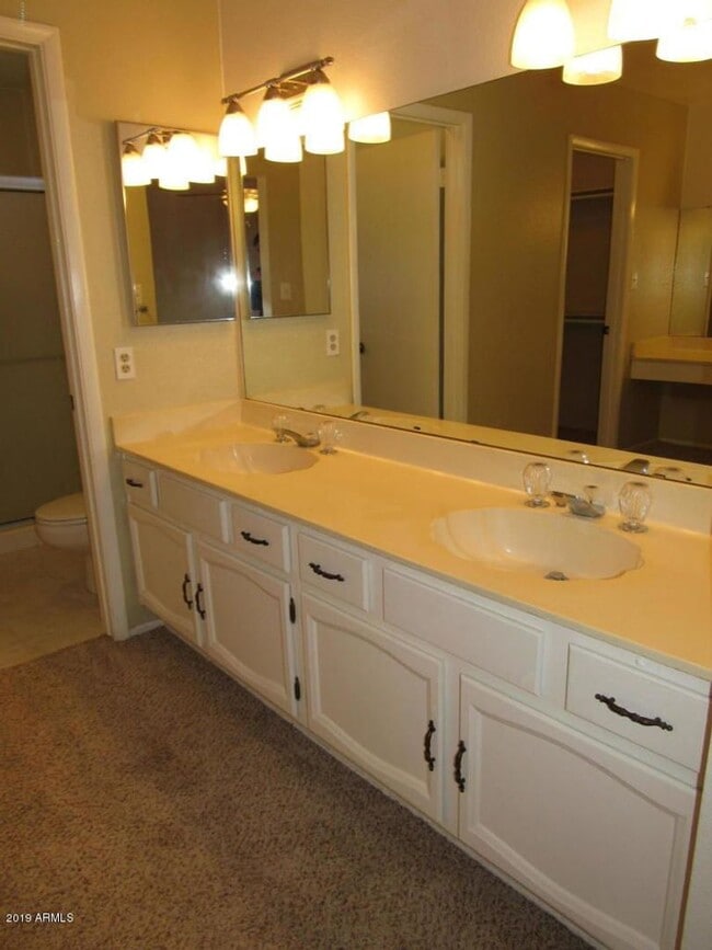 Building Photo - Fantastic 3 Bedroom/2 Bath Single Level Home & NO HOA!  Schedule a Showing Today!