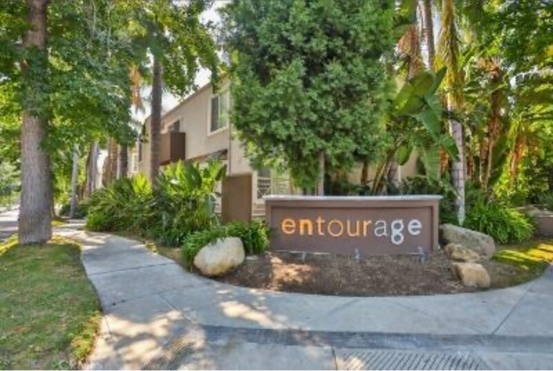 Building Photo - 355 N Maple St