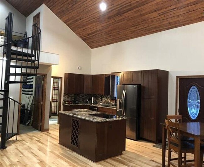 Building Photo - Tucked Away in Nature – Modern 3BR, 2BA Home