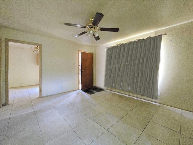 Building Photo - 8224 Campanella Dr