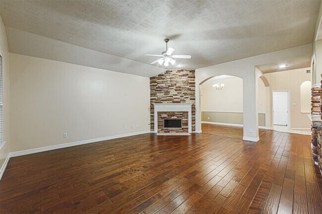 Building Photo - 24503 Jocelyn Park Ct