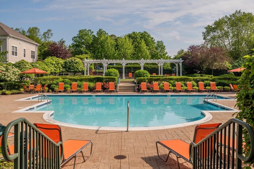 The Point at Pine Ridge 1 Avalon Pines Dr Coram NY 11727 Apartment