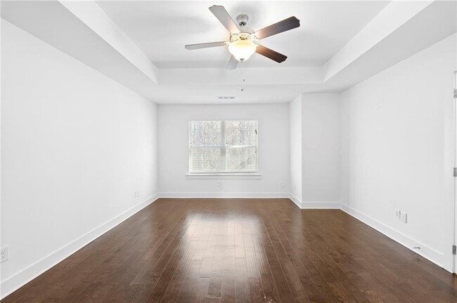 Building Photo - 1821 Edgehill Dr