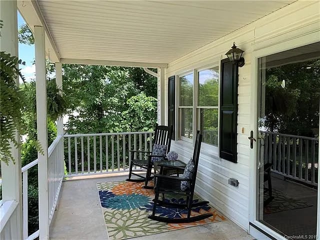 Building Photo - 206 Ross Ct