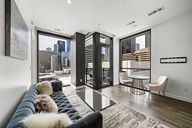 Building Photo - 1211 Caroline St