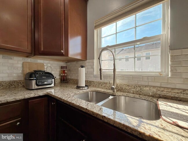 Building Photo - 2711 Coppersmith Pl