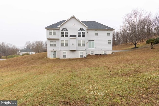 Building Photo - 3905 Woodreed Dr