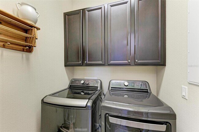 Building Photo - 367 Compass Point Dr