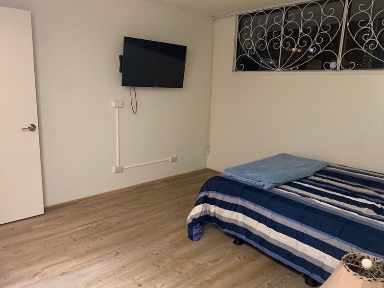 3rd TV in Second bed - 1860 Ala Moana Blvd