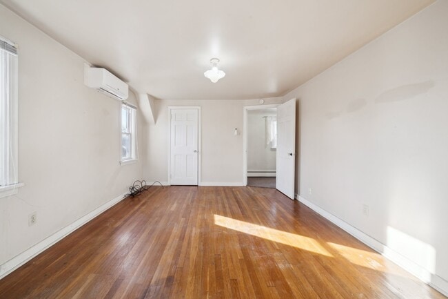 Building Photo - 3212 Orchard St