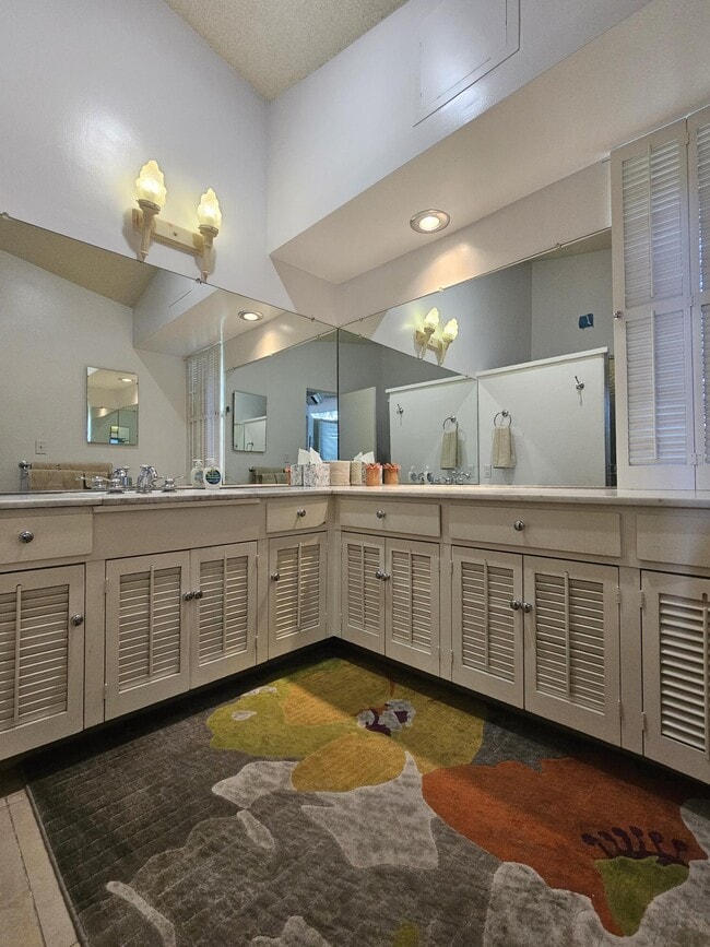 Building Photo - 37800 Da Vall Dr