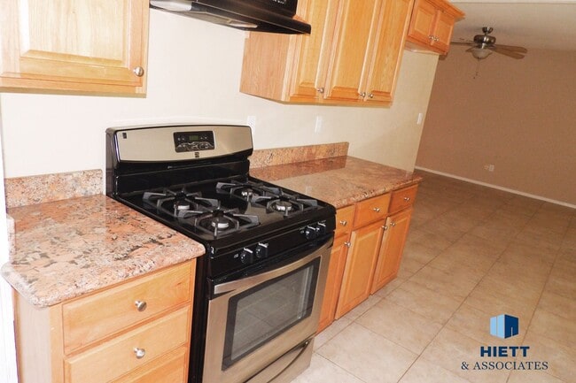 Building Photo - Gorgeous Upper Valley rental home
