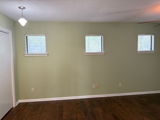 Building Photo - 9106 Rockcrest Cir