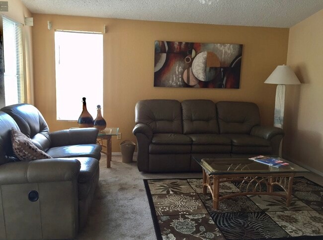 Building Photo - 6250 S Oakmont Dr