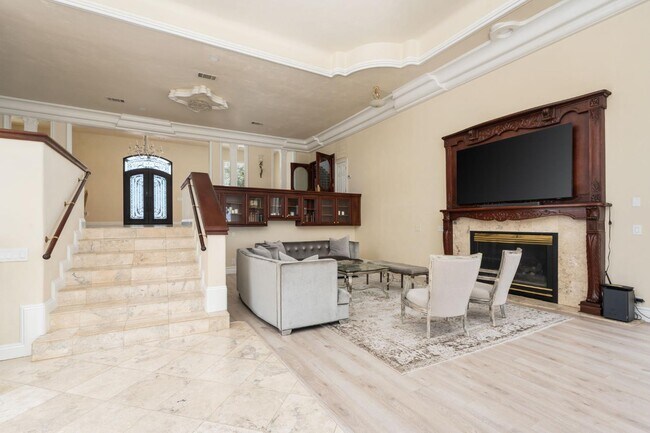 Building Photo - 14215 Killarney Dr