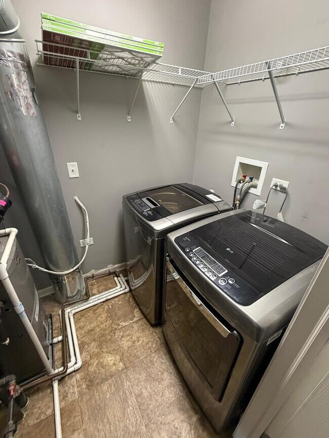 Building Photo - 9911 Williams Dr