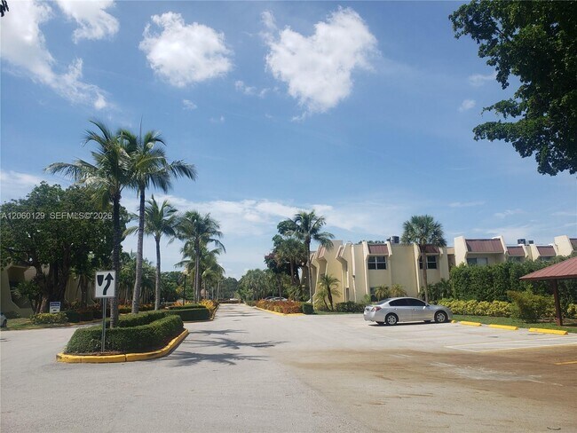 Building Photo - 13934 SW 90th Ave