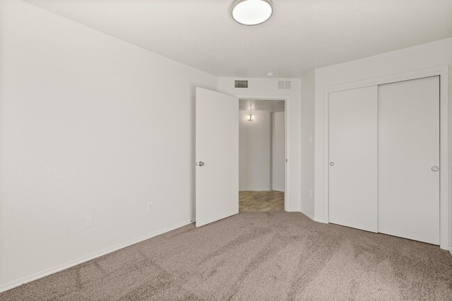 Building Photo - 11040 Vistazo Pl SE