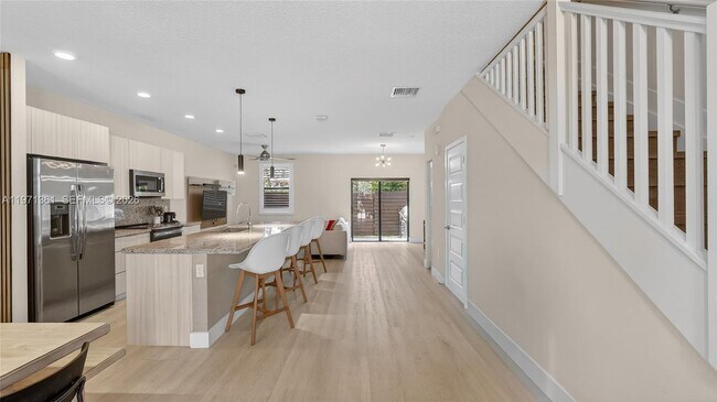 Building Photo - 10455 NW 82nd St