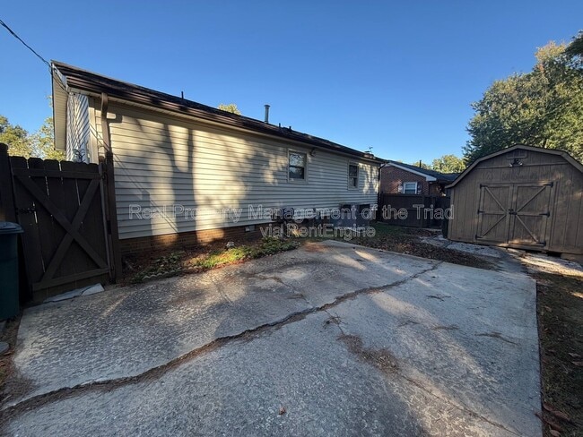 Building Photo - 4205 Olympia Dr