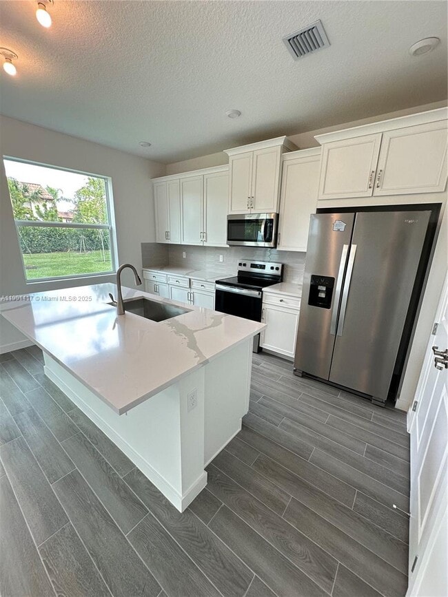 Building Photo - 7262 Lenora Ln