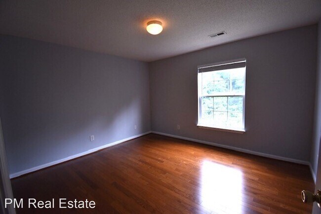 Building Photo - 5805 Battery Dr