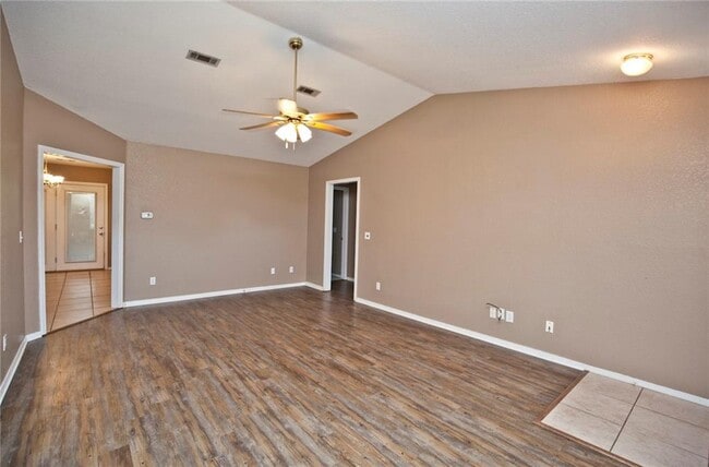 Building Photo - 235 Sundown Dr