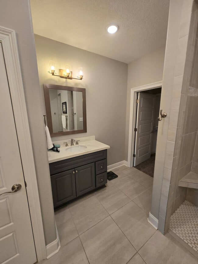 Building Photo - 13812 E El Bonito Dr