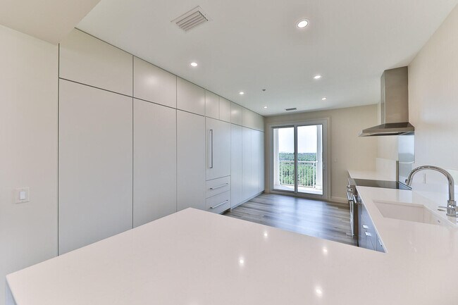 Building Photo - 400 Kelly Plantation Dr