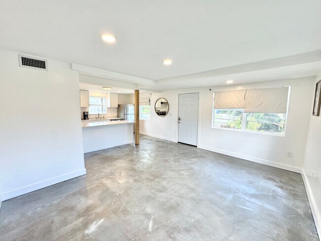 Building Photo - 27625 Riverdale Ln
