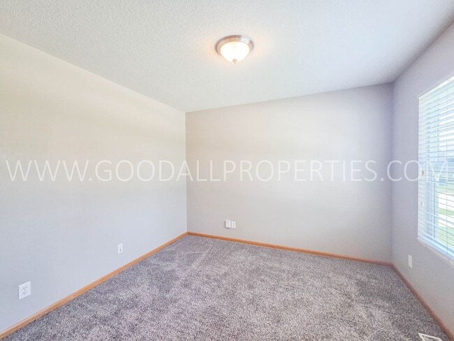 Building Photo - Urbandale Home in Waukee Schools with Office, Fireplace & 2-Car Garage