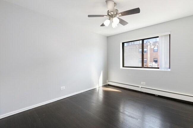 Building Photo - 6021 N Winthrop Ave
