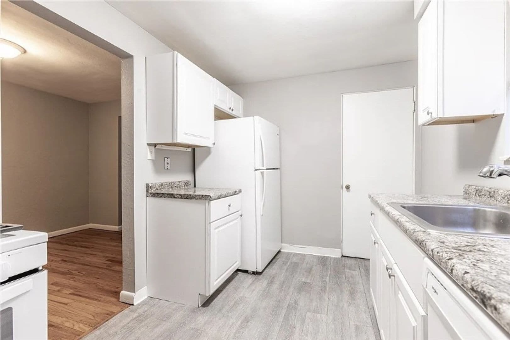 Building Photo - 2273 Pauline Ave