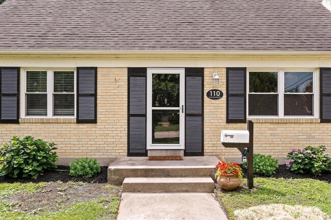 Building Photo - Quaint 4 Bed Cap Cod in Kettering
