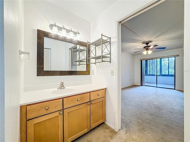 Building Photo - 434 Palm Tree Dr