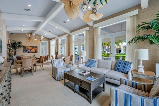 Building Photo - 814 Bay Colony Dr S