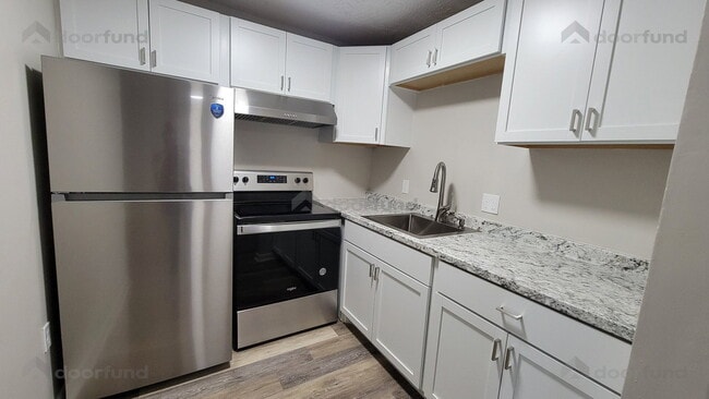 Building Photo - 208 Columbus St