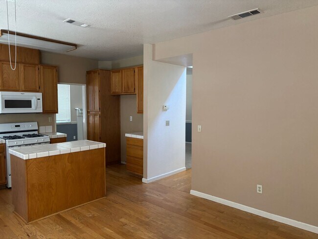 Building Photo - Comfortable Two Story Home