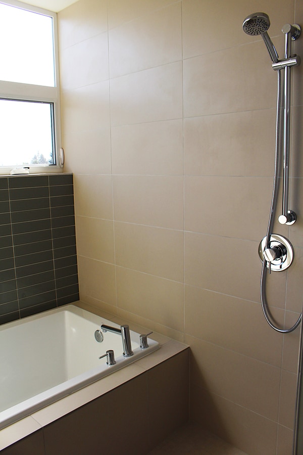 Building Photo - CROWN HILL TOWNHOME W HIGH END FINISHES & ...