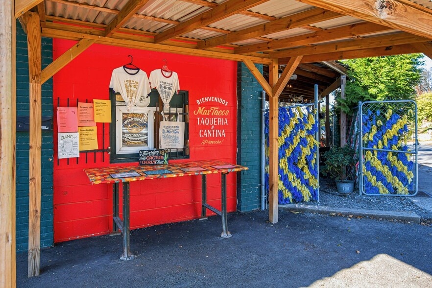 Building Photo - 426 Hart Ave