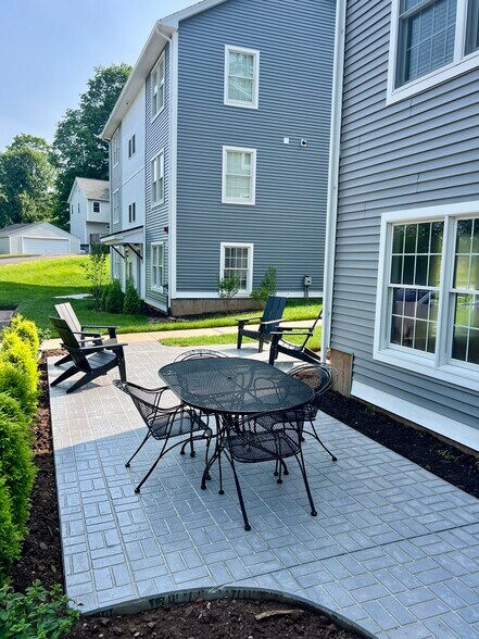 Building Photo - 177 Butternut St