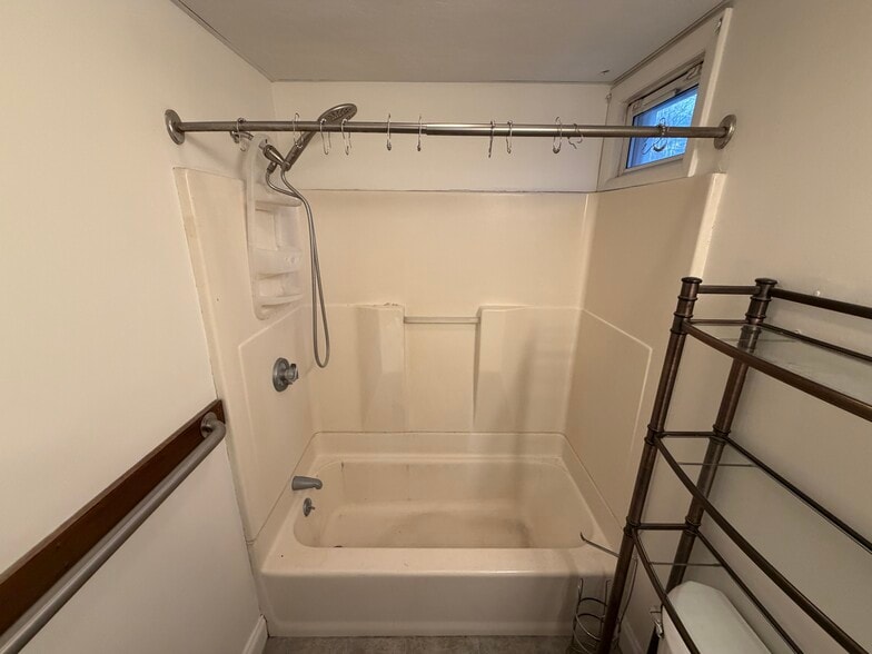 Building Photo - 74 Mount Prospect St